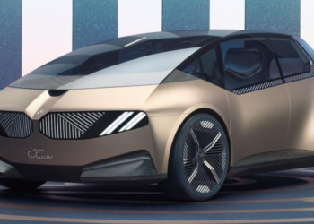 BMW yüzde 100 geri dönüştürülebilir elektrikli otomobil modelini sundu