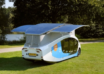 Hollandalı öğrencilerden dünyada bir ilk: güneş enerjisiyle çalışan karavan