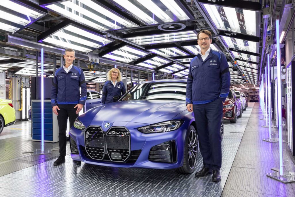 Alman otomobil devi, tamamen elektrikli BMW i4 seri üretimine başladı photo
